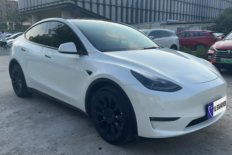 Tesla Model Y 2021 594KM